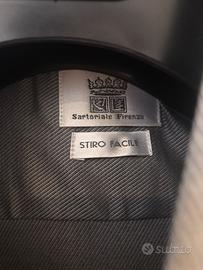 Completo da uomo grigio