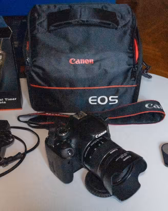 Canon EOS 600D + 18-55mm + Accessori
