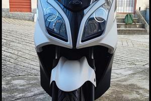 Scooter kymco 300 bianco