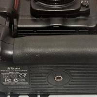 Nikon MB-D100 battery Grip