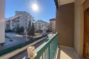 5 LOCALI A TRANI