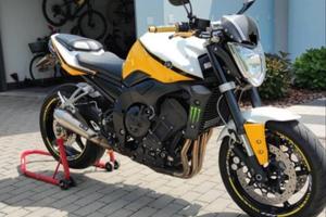 Yamaha. FZ1..2011..km. 33890..DA. VETRINA