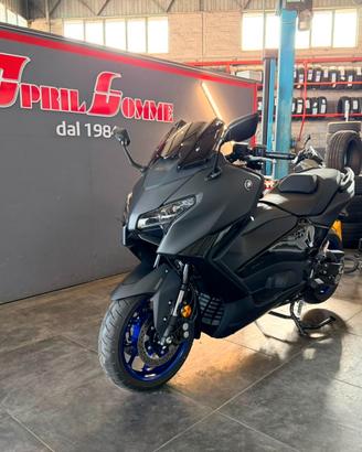 Yamaha T Max 560