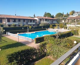 Apartamento con piscina davanti alla spiaggia