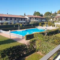 Apartamento con piscina davanti alla spiaggia