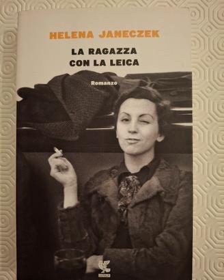 La ragazza con la leica