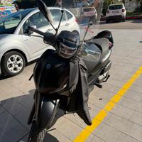 Beverly 400 Black Deep