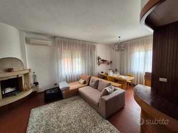 Appartamento di 110 m² con più di 5 locali a Santa