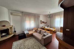 Appartamento di 110 m² con più di 5 locali a Santa