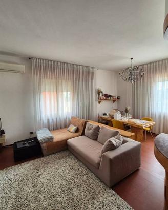 Appartamento di 110 m² con più di 5 locali a Santa
