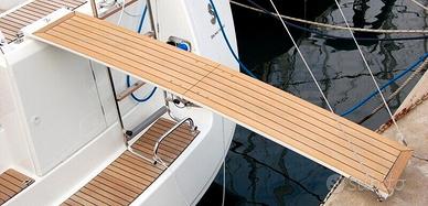 Passerella carboway in carbonio e teak