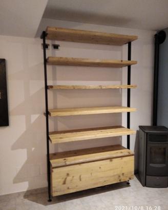 scaffalatura in ferro in legno vecchio ripiani cas