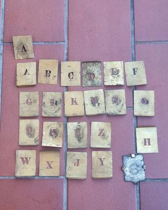 set di lettere dell'alfabeto stencil  vintage 