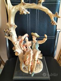 Statua innamorati ceramica 