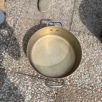 pentola in alluminio e pentolone in rame