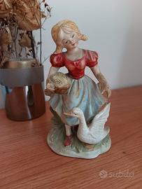 Statuina in ceramica vintage - Ragazza 