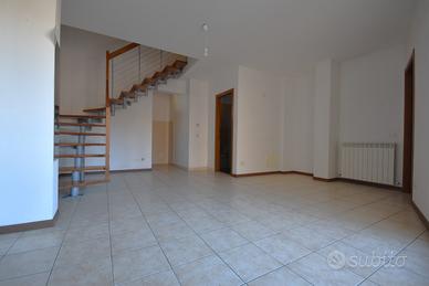 Appartamento su due livelli, zona centro storico
