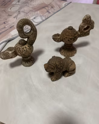 Lanterne e leone in pietra  etnici