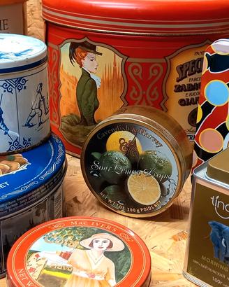 Lotto 10 scatole in latta vintage collezione
