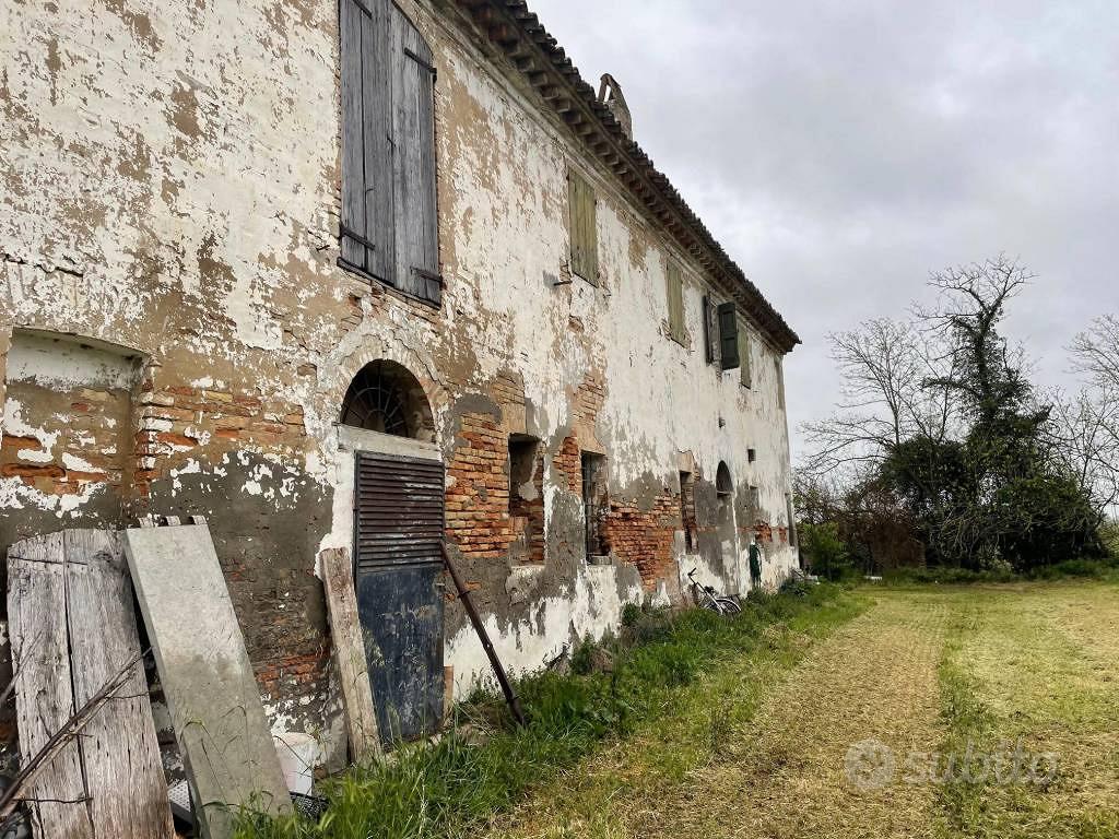 Casa indipendente di 725 m² con più di 5 locali e