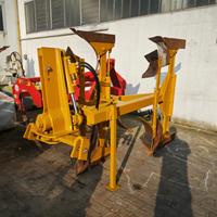 Aratro bivomere reversibile