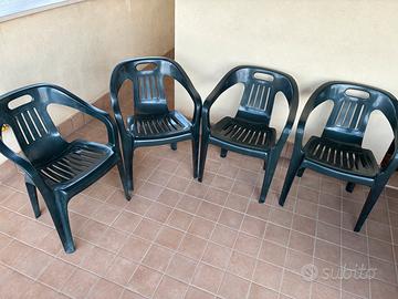 4 sedie in plastica belle solide