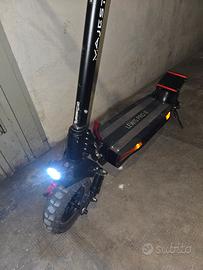 Monopattino elettrico Majestic Lewis Pro 2