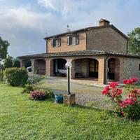 Casa con giardino e piscina uso esclusivo
