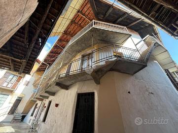 4 LOCALI A LANZO TORINESE