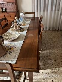 Tavolo e sedie