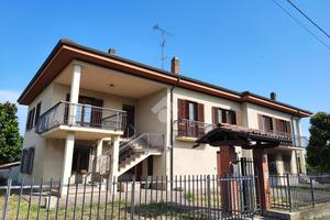 PORZIONE DI BIFAMILIARE A VOLPEDO