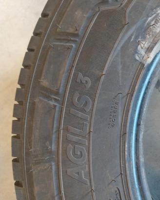 Gomme Michelin Agilis 225/75R 16 C 