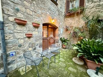 MONOLOCALE A BOLSENA