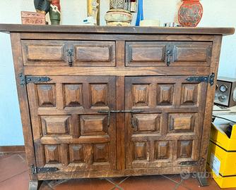 Credenza in stile barocco spagnolo