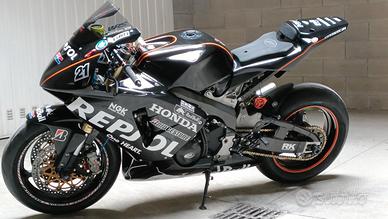CBR 600 rr pronto pista