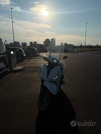 Beverly 300