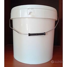 CONTENITORI IN PLASTICA CON COPERCHIO LT. 19.5