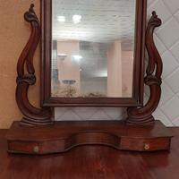 Specchio antico dell'ottocento in noce