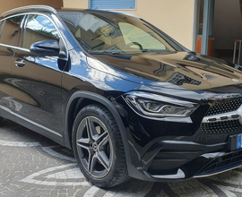 Mercedes-Benz GLA 200d Premium AMG-Line