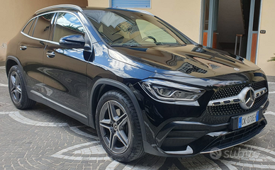 Mercedes-Benz GLA 200d Premium AMG-Line