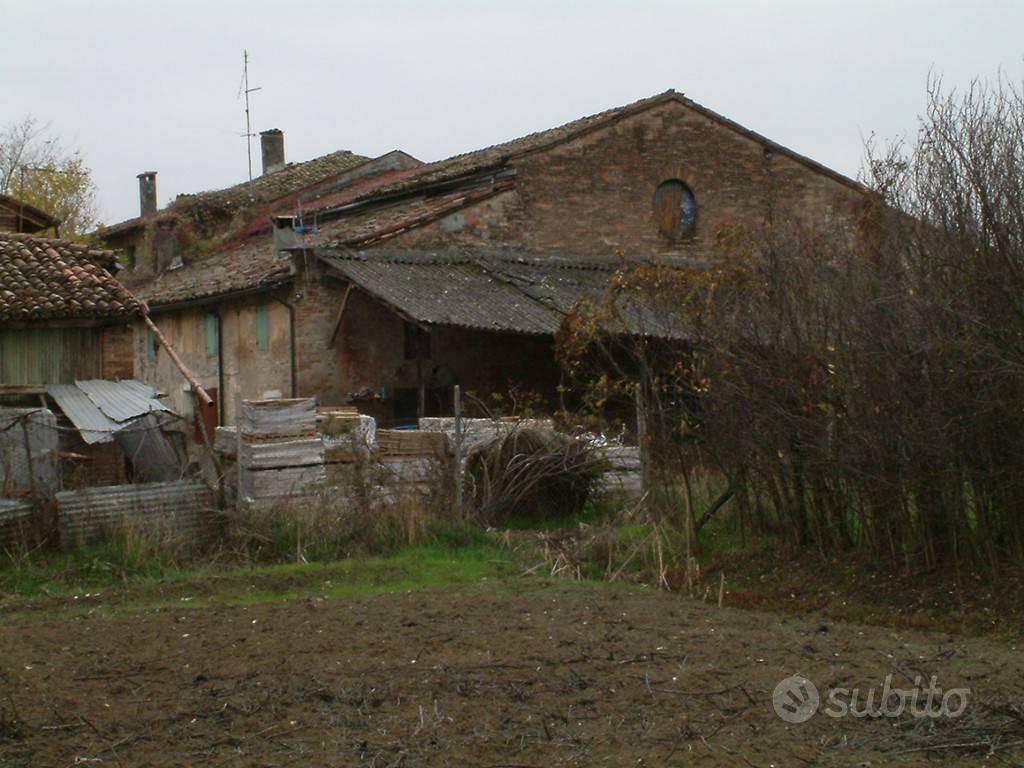 Rustico / Casale di 430 m² con più di 5 locali a N - Altro