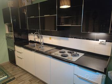 cucina usata di elettrodomestici