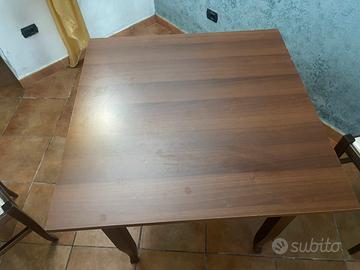 Tavoli e sedie ristorante pizzeria