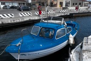 Barca guzzo da pesca mezzo cabinato