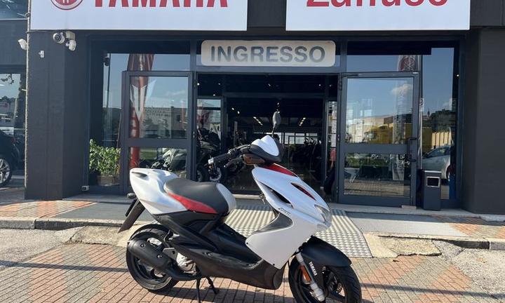 Yamaha Aerox 50 scooter motore 2T pochi km
