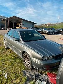 Disponibili ricambi Jaguar X-type.