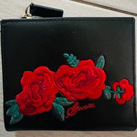 Portafoglio nero con rose guess