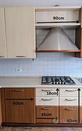 Cucina ad angolo più ulterore parete a dispensa