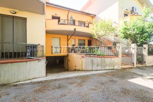 APPARTAMENTO CON TERRAZZO, BOX AUTO E MANSARDA