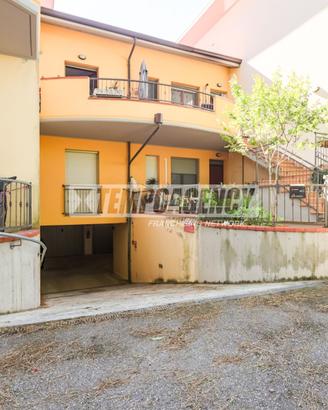 APPARTAMENTO CON TERRAZZO, BOX AUTO E MANSARDA